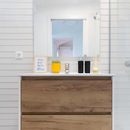 Profithome - Vista Al Mar ático Checha