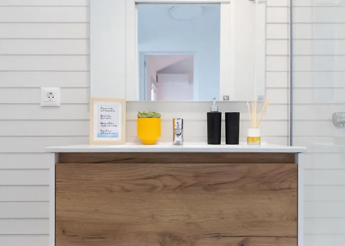 Profithome - Vista Al Mar ático Checha